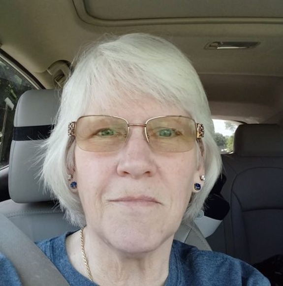 Meet your Posher, Julie - Picture 1 of 1